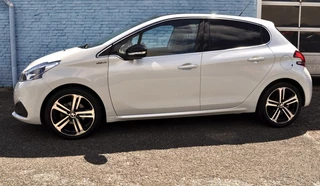 Peugeot 208 Peugeot 208 1.2 GT-Aut. Pano Nav pdc+cam 1/2leer - afbeelding nr 2