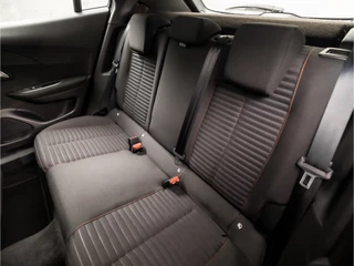 Peugeot 2008 Peugeot 2008 1.2 PureTech Sport Automaat (APPLE CARPLAY, GROOT NAVI, 360 CAMERA, LM VELGEN, SPORTSTOELEN, CRUISE, LANE ASSIST, NIEUWE APK, NIEUWSTAAT) - afbeelding nr 15
