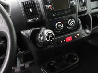 Peugeot Boxer Peugeot Boxer 2.0BlueHDI 130PK L2H2 Premium | Glasresteel | Trekhaak | Navigatie | 3-Persoons | Airco | Cruise | Betimmering - afbeelding nr 15