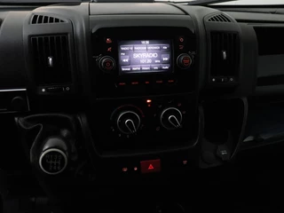 Peugeot Boxer Peugeot Boxer 2.0 BlueHDI 130PK Premium | 2xSchuifdeur | Navigatie | Airco | Trekhaak | Betimmering - afbeelding nr 16