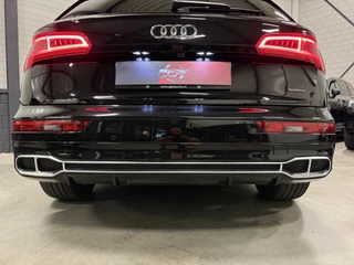 Audi Q5 Audi Q5 55 TFSI e quattro Competition 367PK S-Line PANO/LUCHTVERING/TREKHAAK/360CAMERA/MASSAGE/KEYLESS/MATRIX/VIRTUAL/CARPLAY/SFEER/19