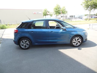 Citroën C4 Picasso Citroën C4 Picasso 2.0 BlueHDi Intensive Lage km-stand! Massagestoelen. Staat in Hoogeveen - afbeelding nr 3