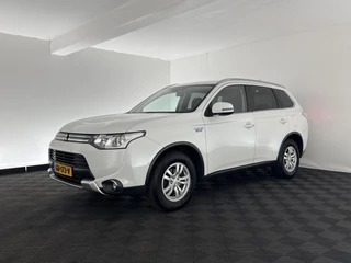 Mitsubishi Outlander Aut. *NAVI-FULLMAP | LEATHER-FABRIC | COMFORT-SEATS | CAMERA | ECC | KEYLESS | SHIFT-PADDLES | TOWBAR | 16