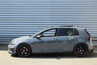 Volkswagen Golf Volkswagen Golf 2.0 TSI GTI TCR 290pk DSG7 Panoramadak Clima Cruise Navi Camera DynAudio Keyless Zwarte 19