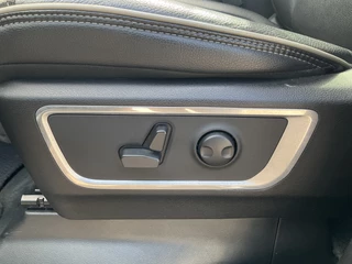 Dodge Ram 1500 Dodge Ram 1500 5.7 V8 4x4 Crew Cab Laramie Pano Full Navi SideSteps Trekhaak Luchtvering - afbeelding nr 32