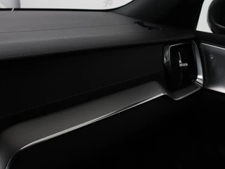 Volvo V60 Volvo V60 2.0 T8 Recharge AWD Inscription | Panoramadak | Bowers & Wilkins | Head-Up | Massage | Ventilatie | Trekhaak | 360 Camera | Leder | Carplay | Achterbankverwarming | Navigatie | PHEV - afbeelding nr 37