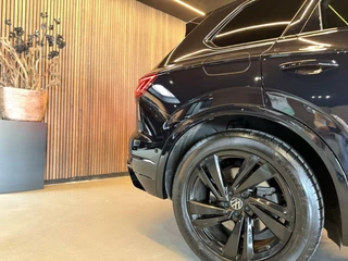 Volkswagen Touareg Volkswagen Touareg 3.0 TSi 4MOTION R PANO 360 462pk - afbeelding nr 4
