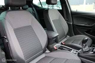 Opel Astra Opel Astra 1.2 Edition 130 PK, Stoel/stuur verwarming, Pdc voor/achter + camera, Donkerglas, 17 Inch Lmv, App connect, Comfort stoelen, Digitaal dashboard, Navi, Cruise, Clima. - afbeelding nr 6