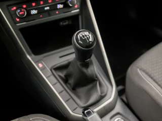 Volkswagen Polo (APPLE CARPLAY, CLIMATE, STOELVERWARMING, CRUISE, SPORTSTOELEN, LM VELGEN, ARMSTEUN, NIEUWE APK, NIEUWSTAAT) - afbeelding nr 11