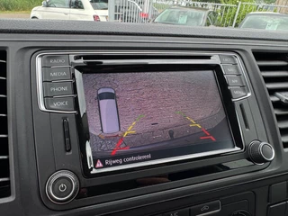 Volkswagen Transporter Volkswagen Transporter 2.0 TDI L1H2 Highline 204PK / 70YEARS EDITION / TREKH. / BEAR-LOCK / LEDER / VOORRUITVERW. / CAMERA / NAVI - afbeelding nr 31