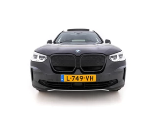 BMW iX3 BMW iX3 High Executive 80 kWh [ 3-Fase ] (INCL-BTW) *PANO | LUXURY-LEATHER | FULL-LED | DAB | CARPLAY | ADAPTIVE-CRUISE | DIGI-COCKPIT | BLINDSPOT | HARMAN/KARDON-SOUNDSYTEM | HEAD-UP | KEYLESS | TOP-VIEW | SPORT-SEATS | TOWBAR  | . - afbeelding nr 2