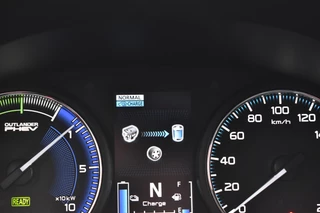 Mitsubishi Outlander Navi/Alcantara-Leder/Camera/Pdc/Standkachel/Trekhaak/Etc.! - afbeelding nr 19