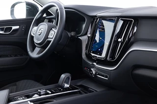 Volvo XC60 Volvo XC60 2.0 T6 Plug-in hybrid AWD Core Bright | PANORAMADAK ✅ 1e Eigenaar - afbeelding nr 3