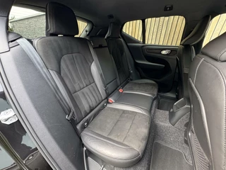 Volvo XC40 Volvo XC40 1.5 T5 Twin Engine R-Design Automaat | Achteruitrijcamera | LED verlichting | Trekhaak uitklapbaar | Stoelverwarming | Climate control | Cruise control adaptief | Dode hoek detectie | Getint glas | Parkeersensoren voor en achter - afbeelding nr 37