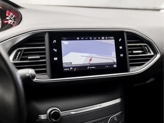 Peugeot 308 Automaat (APPLE CARPLAY, GROOT NAVI, 360 CAMERA, ADAPTIVE CRUISE, GETINT GLAS, LEDER, SPORTSTOELEN, PARKEERSENSOREN, KEYLESS, DAB+, NIEUWSTAAT) - afbeelding nr 8