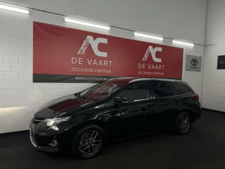 Toyota Auris Toyota Auris 1.8 Hybrid Lease - NAVI/XENON/PANO/CAMERA/NAP - afbeelding nr 1