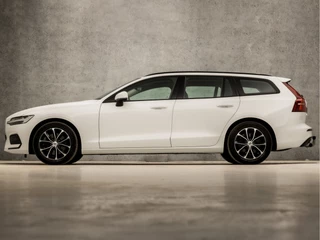 Volvo V60 Volvo V60 2.0 B3 Momentum Advantage 177Pk Automaat (APPLE CARPLAY, GROOT NAVI, ADAPTIVE CRUISE, STUUR/STOELVERWARMING, SPORTSTOELEN, PARKEERSENSOREN, NIEUWE APK, NIEUWSTAAT) - afbeelding nr 2