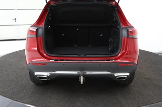 Mercedes-Benz GLA Mercedes-Benz GLA-klasse 250e Business Solution Luxury Limited | Panoramadak | Adaptive cruise | Trekhaak | Leder | Stoelverwarming | Matrix LED | Memory | Camera | Navigatie | Park Assist | Sfeerverlichting - afbeelding nr 17
