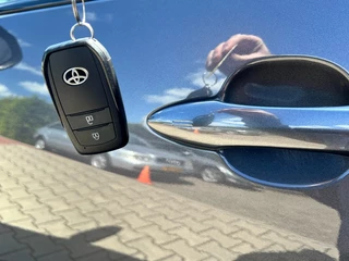 Toyota Yaris Toyota Yaris 1.5 Hybrid Executive Automaat | Pano | Navi | NL auto - afbeelding nr 7