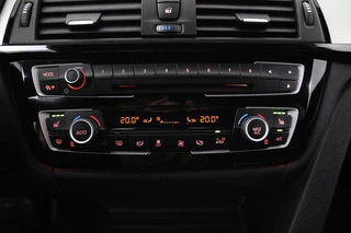 BMW 3 Serie BMW 3-serie Touring 318i M Sport Edition (STOELVERWARMING, NAVIGATIE, PARKEERSENSOREN, AUTOMAAT, CRUISE CONTROL, NL-AUTO) - afbeelding nr 11