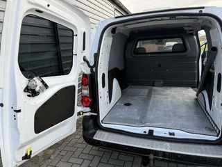 Peugeot Partner Peugeot Partner bestel 1.6 BlueHDi 100 L2 Premium Lange uitv. - afbeelding nr 16