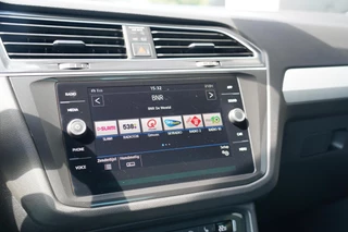 Volkswagen Tiguan Volkswagen Tiguan 1.4 TSI 4Motion Highline Business R - Trekhaak - Standkachel - Stoelverwarming & stuurwielverwarming - Parkeercamera - Climate Control - Cruise Control - LED - - afbeelding nr 35
