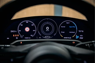 Porsche Taycan Porsche Taycan Performance 84 kWh Goed uitgevoerde Taycan met lage km stand NL geleverd - afbeelding nr 29