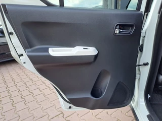 Suzuki Ignis Suzuki Ignis 1.2 Stijl l Automaat l Navi l Trekhaak l Clima l Camera l - afbeelding nr 28