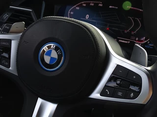 BMW 3 Serie BMW 3 Serie 330e 292PK M-perf. / BMW Individual / 2021 / LED - afbeelding nr 32