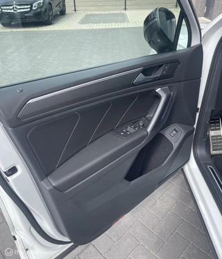 Volkswagen Tiguan Volkswagen Tiguan 1.5 TSI DSG 3xR-Line 150PK/PANO - afbeelding nr 28