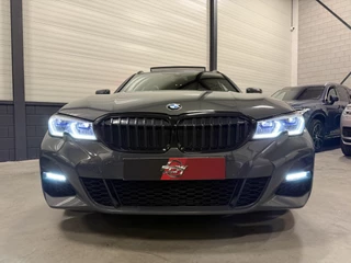 BMW 3 Serie BMW 3 Serie Touring 330e M-Sport DRAVITGRAU PANO/LASER/HEAD-UP/ADAPTIVE M-ONDERSTEL/KEYLESS/19