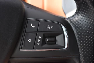 Maserati Levante | Luchtvering | Pano.dak | Camera | Keyless | DAB | Carplay | LED / Xenon | 20