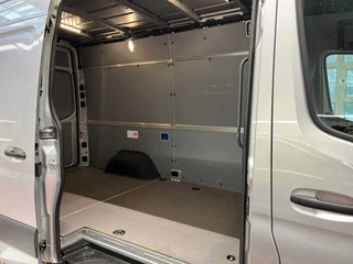 Mercedes-Benz Sprinter | Distronic | LED | Gr.lichtass. | Standkachel | Lane Assist | Leer | Stoelverwarming | 17