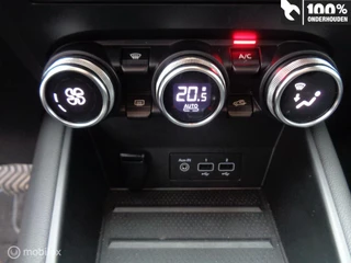Renault Captur Renault Captur 1.6 E-Tech Plug-in Hybrid 160 Intens - afbeelding nr 17