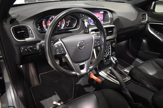 Volvo V40 Volvo V40 T3 153pk Polar+ Sport | Panodak | Camera | Keyless | Styling Kit - afbeelding nr 19