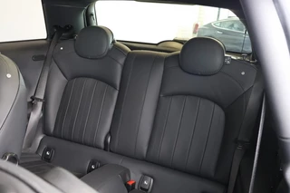 MINI Cooper MINI Cooper John Works 2.0 231 PK - Harman/Kardon - Head Up - Pano - Leder - Camera - afbeelding nr 6