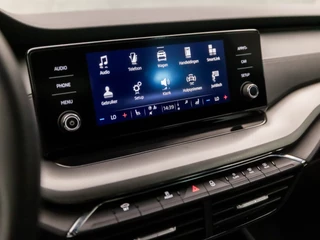 Škoda Octavia Škoda Octavia 1.0 e-TSI Sport Automaat (APPLE CARPLAY, GROOT NAVI, CAMERA, GETINT GLAS, SPORTSTOELEN, STOELVERWARMING, KEYLESS, CRUISE, NIEUWE APK, NIEUWSTAAT) - afbeelding nr 28