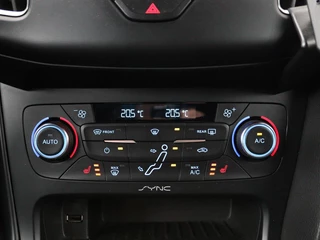 Ford Focus Ford Focus 2.0 ST-3 | Stoel & stuurverwarming |  Recaro sportstoelen | Xenon | Bluetooth | Climate control | Half leder | Cruise control - afbeelding nr 11