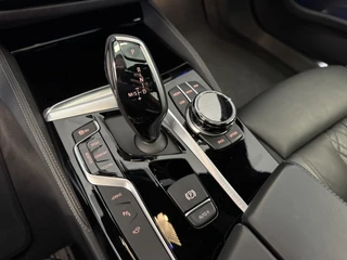 BMW 5 Serie BMW 5 Serie 530e xDrive M-Sport iPerformance High Executive Schuifdak Headup Harman Kardon Trekhaak - afbeelding nr 16