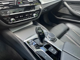 BMW 5 Serie BMW 5 Serie TOURING 520I HIGH EXECUTIVE / SCHUIFDAK / LEDER / HARMAN-KARDON - afbeelding nr 13
