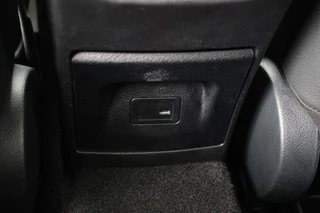 Mercedes-Benz A-Klasse Mercedes-Benz A-klasse 250e AMG | Panoramadak | Stoelverwarming |  Carplay | Navigatie | Full LED | Half leder | Sportstoelen | Park Assist - afbeelding nr 32