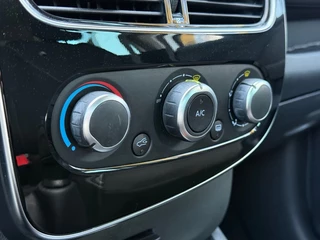 Renault Clio Renault Clio TCe 90 Limited Navi Airco Bluetooth Cruise - afbeelding nr 28