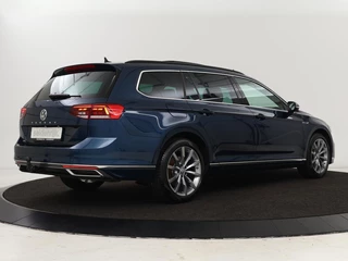 Volkswagen Passat Volkswagen Passat 1.4 TSI PHEV GTE | Panoramadak | Stoelverwarming |  Trekhaak | Side Assist | Camera | Carplay | Adaptive cruise | Park Assist | Matrix LED | Massage - afbeelding nr 37