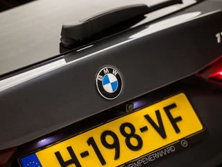 BMW 1 Serie Automaat (PANORAMADAK, M PAKKET, APPLE CARPLAY, GROOT NAVI, STOELVERWARMING, LEDEREN SPORTSTOELEN, CAMERA, GETINT GLAS, M SPORT BESTURING, SFEERVERLICHTING, NIEUWE APK, NIEUWSTAAT) - afbeelding nr 36