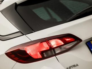 Opel Astra (APPLE CARPLAY, NAVIGATIE, CAMERA, CLIMATE, GETINT GLAS, SPORTSTOELEN, PARKEERSENSOREN, LED KOPLAMPEN, NIEUWE APK, NIEUWSTAAT) - afbeelding nr 28