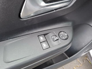 Opel Corsa Opel Corsa 1.2 Edition / NAVI / DAB / LANE ASS. / ENZ. - afbeelding nr 25