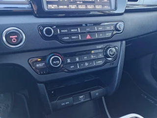 Kia e-Niro Kia e-Niro ExecutiveLine 64 kWh | Stuurwielverwarming | Camera | Navigatie | - afbeelding nr 21
