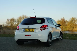 Peugeot 208 Peugeot 208 1.2 PureTech 110pk GT-line - Blanc Nacré - Panoramadak - Lekker Sportief - afbeelding nr 6