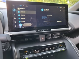 Toyota C-HR Toyota C-HR 2.0 PHEV 220 First parkeersensoren voor en achter - afbeelding nr 16
