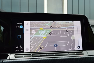 Volkswagen Golf Volkswagen Golf 1.0 TSI Life Business Rijklaarprijs-Garantie Navigatie led Airco Apple carplay Sfeer verlichting - afbeelding nr 17
